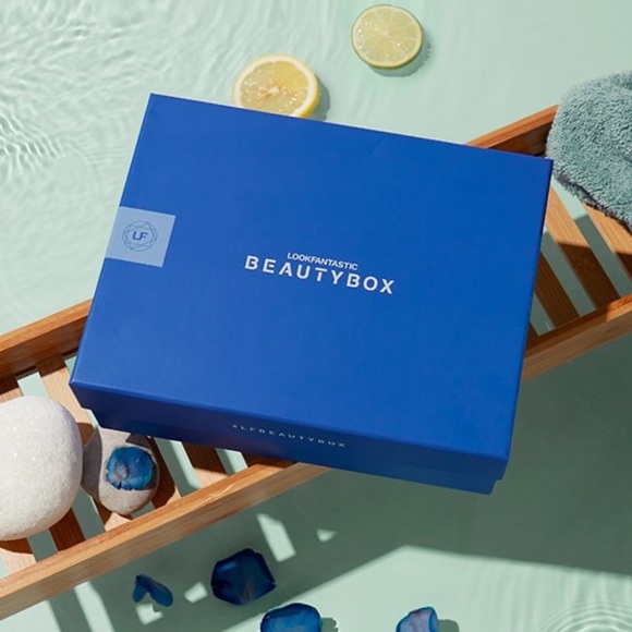 LOOKFANTASTIC RETREAT BEAUTY BOX $90 VALUE (NEW WITH TAGS) - Picture 6 of 9